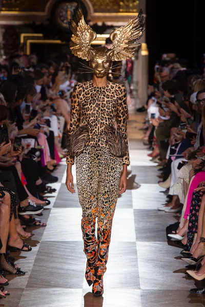 Look 2